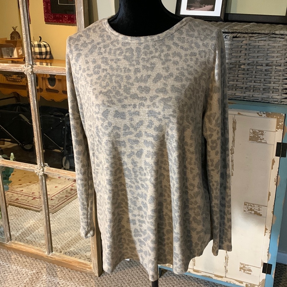 NWT Buffalo David Bitton Animal Print Seater. Size Large